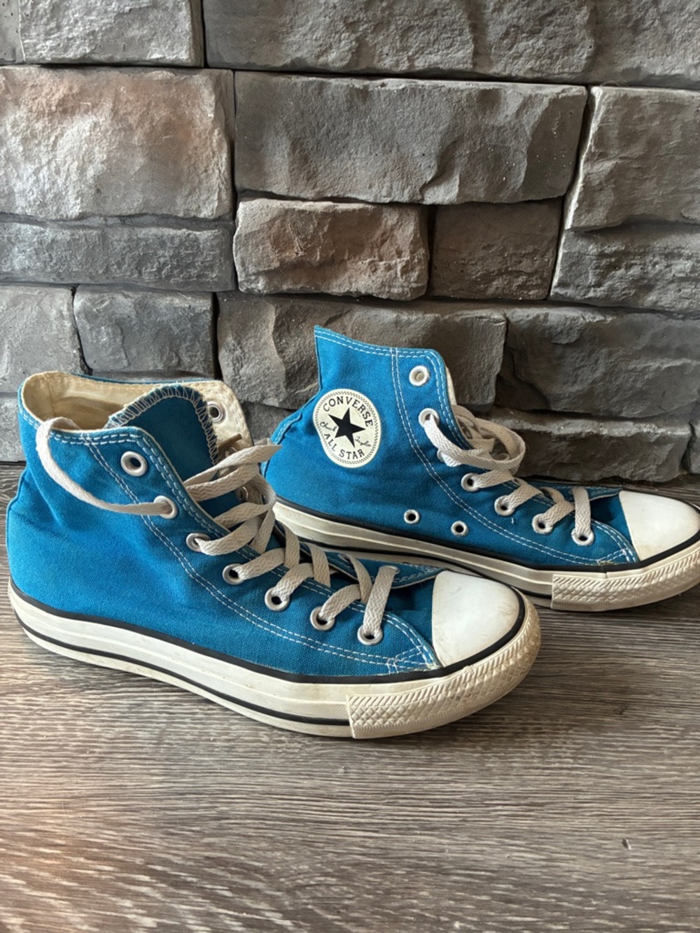 Converse High Top Sneakers - Teal.  B17